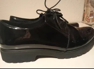 Zapatos de charol negros mujer con cordones