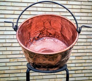 Caldera antigua de cobre