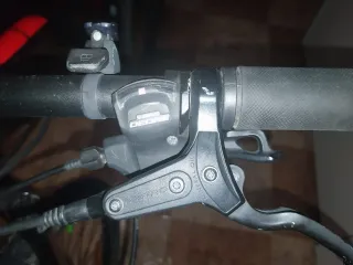 Bicicleta de Montaña Negra y Roja