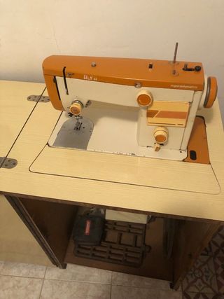 Máquina de coser antigua