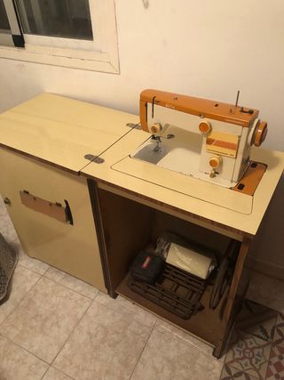 Máquina de coser antigua