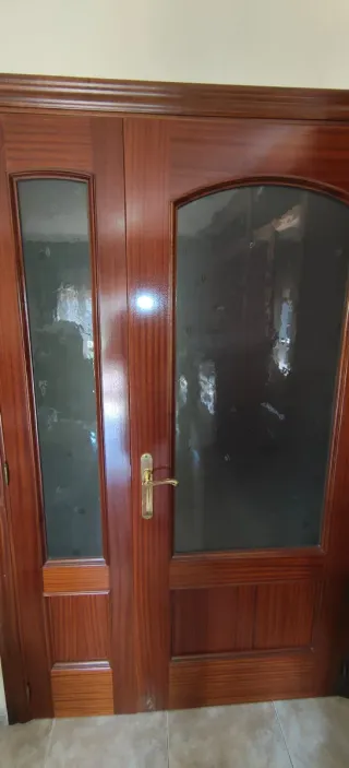 Puertas interiores de madera con cristal