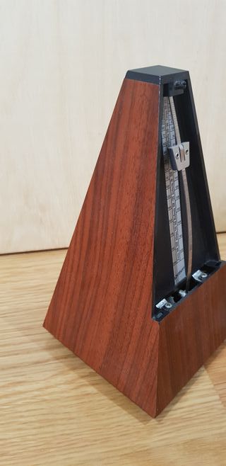 Metrónomo Wittner de madera