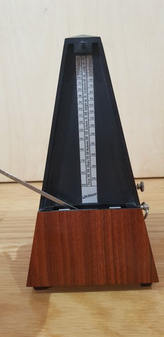Metrónomo Wittner de madera