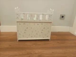 Cuna de juguete para bebé con estampado