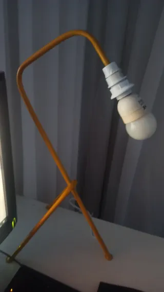 Lámpara de mesa amarilla Maisons du Monde