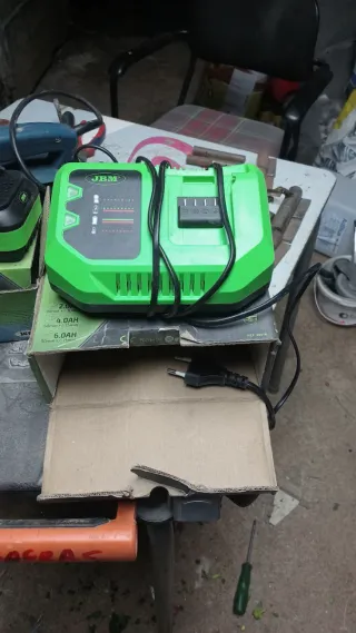 Cargador y Batería JBM 20 AH