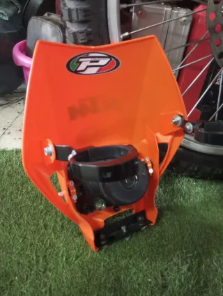 Careta Faro Moto KTM LC4