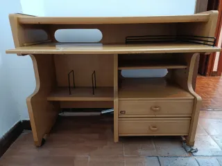 Mesa de ordenador/escritorio