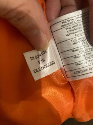 Abrigo DKNY sin estrenar