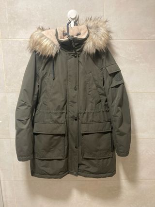 Abrigo DKNY sin estrenar