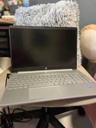 Portátil HP 15s-fq005Ons Plata