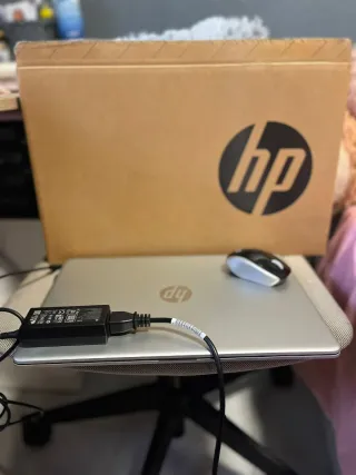 Portátil HP 15s-fq005Ons Plata