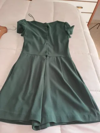 Vestido verde falda pantalón