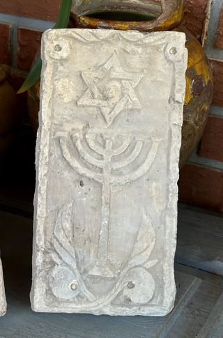 LADRILLO TOLEDANO HISTORICISTA DE UNA MENORÁ