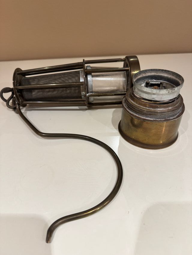 Lámpara antigua de mina / industrial – latón.