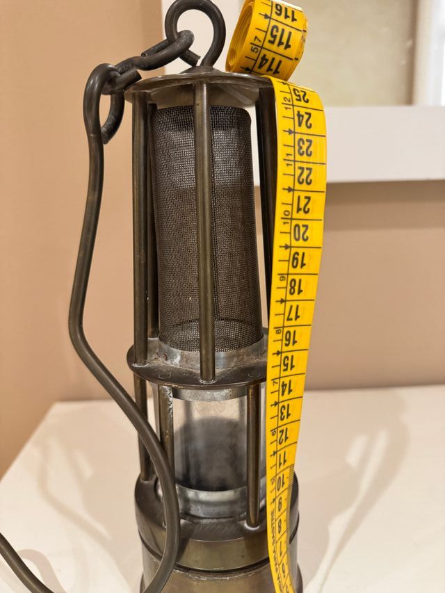 Lámpara antigua de mina / industrial – latón.