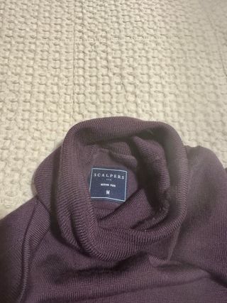 Jersey Scalpers lana cuello alto berenjena
