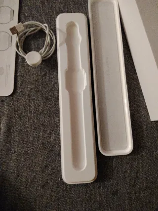 Apple Watch Azul/Dorado clase 7000