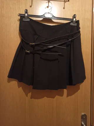 Falda pantalón negra con tablas