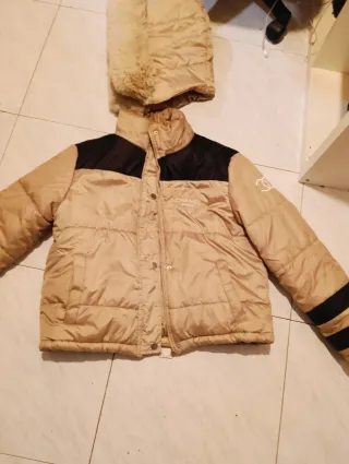 Chaqueta Chanel Beige y Negra