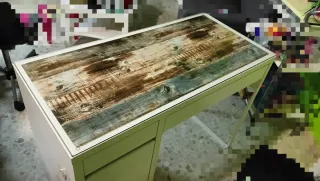 Vendita urgente per chiusura! Scrivania in legno e metallo