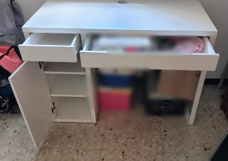 Vendita urgente per chiusura! Scrivania in legno e metallo