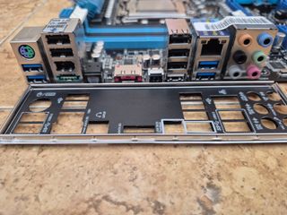 ASUS P9X79 + i7-4820k + 32GB RAM