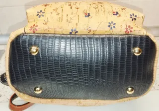 Mochila de corcho con estampado floral