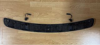 Parrilla superior capó W211 con sensores añadidos