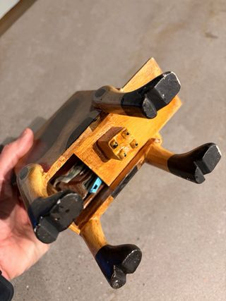 Hucha de Madera con Forma de Vaca