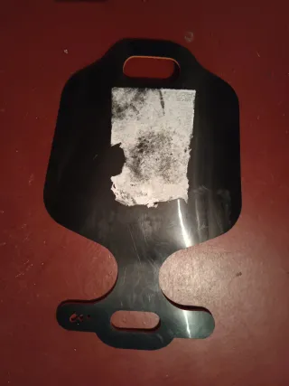 Trineo rojo con cuerda y asas