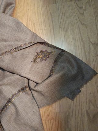 Bufanda foulard lana beige y oro