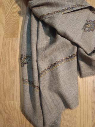 Bufanda foulard lana beige y oro