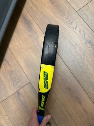 Pala de pádel Drop Shot  viene cn la funda