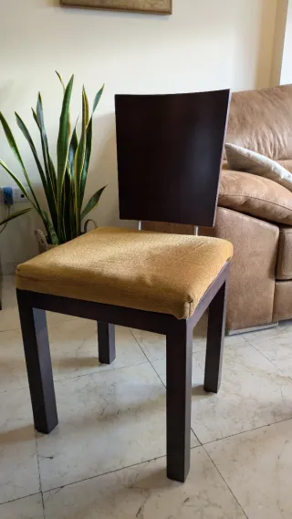 Mesa comedor y 4 sillas madera y cristal