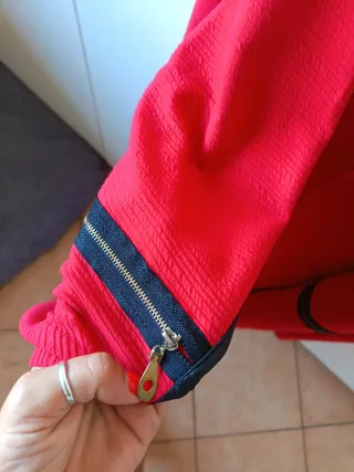 Blazer rosso con zip