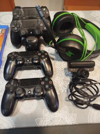 PS4 + 4 Mandos + 12 Juegos