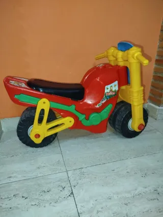 Moto correpasillos infantil