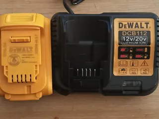 Batería y Cargador Dewalt DCB112
