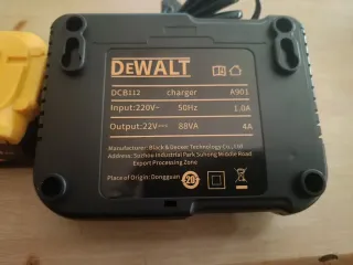 Batería y Cargador Dewalt DCB112