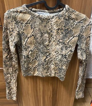 Top Bershka estampado animal Talla XS