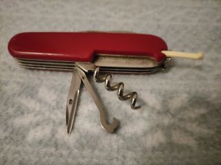 Navaja Suiza Victorinox Roja.