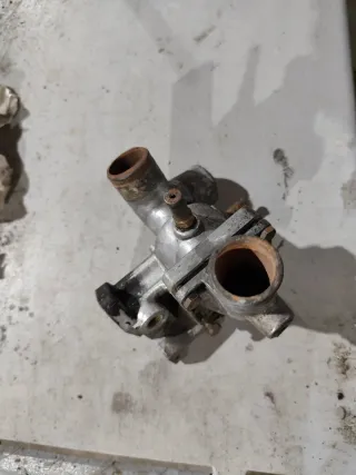 Caja termostato Opel Monza 3.0 CIH