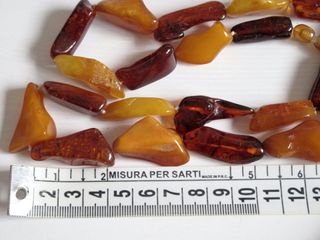 Collana in Ambra naturale. Lunghezza 63 cm circa.