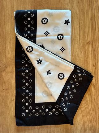 Pañuelo cuello estampado nuevo