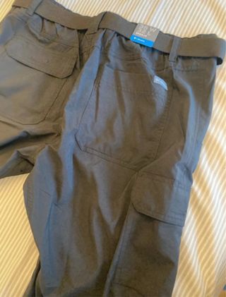 Pantalón Columbia Negro Talla L, sin estrenar.