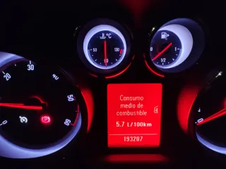 Opel Astra 2011
