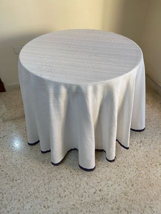 Mesa redonda madera con cristal, brazero, 4 faldas