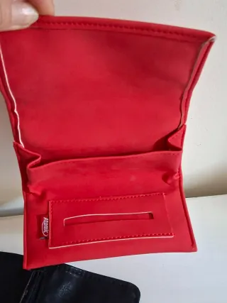 2 Petacas /Carteras/Estuches Negro y Rojo